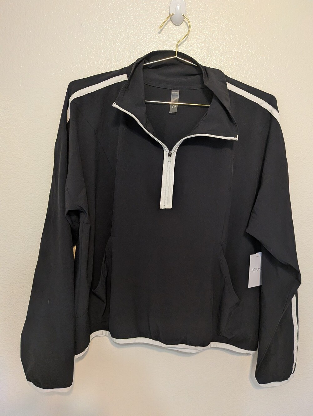Beyond Yoga Black Windbreaker JACKET  Xl NWT